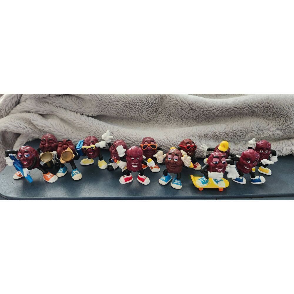 Vintage California Raisins 1986 threw 2001 figures lot of 13 Collection Hardees